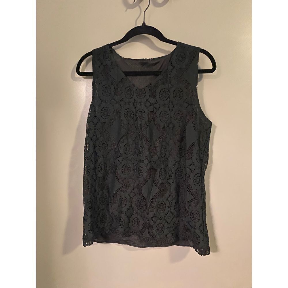 Women’s Black Vneck Embroidered Blouse Size Large NWOT